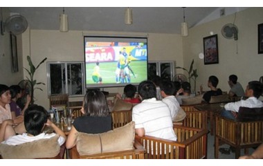 Dịch vụ cho thuê máy chiếu bóng đá tại Hà Nội